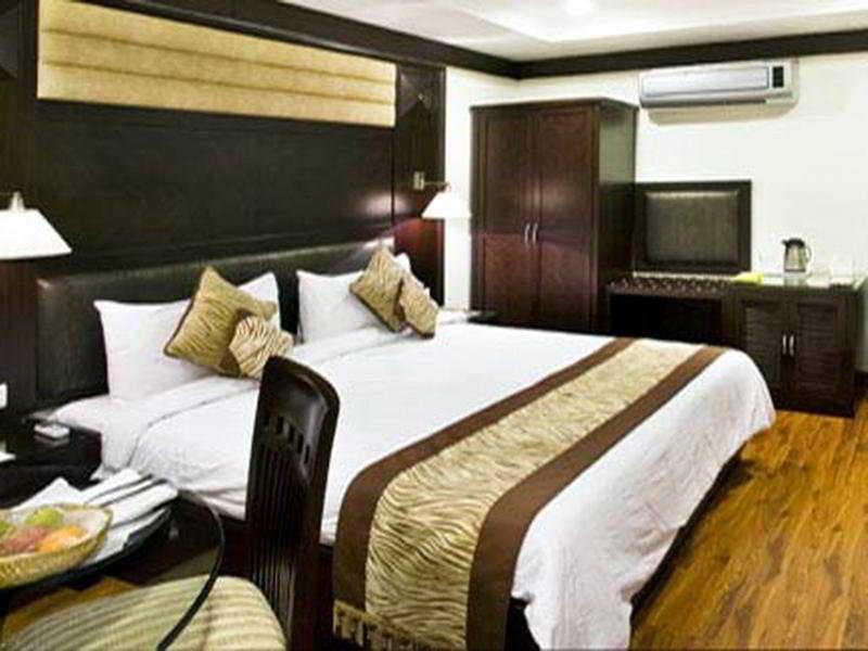 Hotel Bluestone Nehru Place By The Cosy Hotels Nueva Delhi Exterior foto