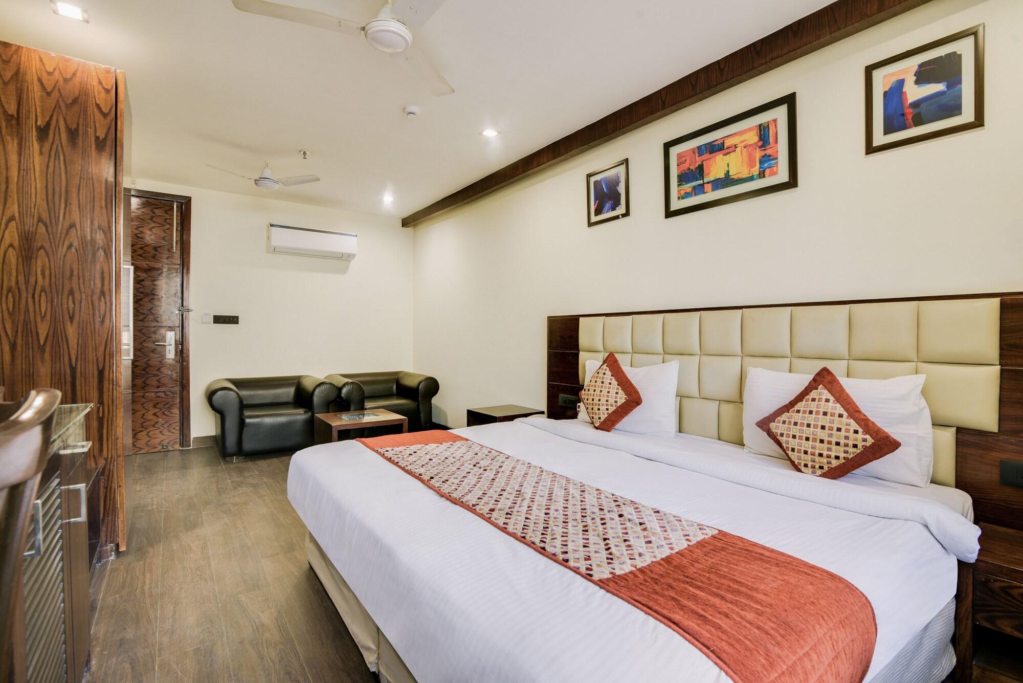 Hotel Bluestone Nehru Place By The Cosy Hotels Nueva Delhi Exterior foto