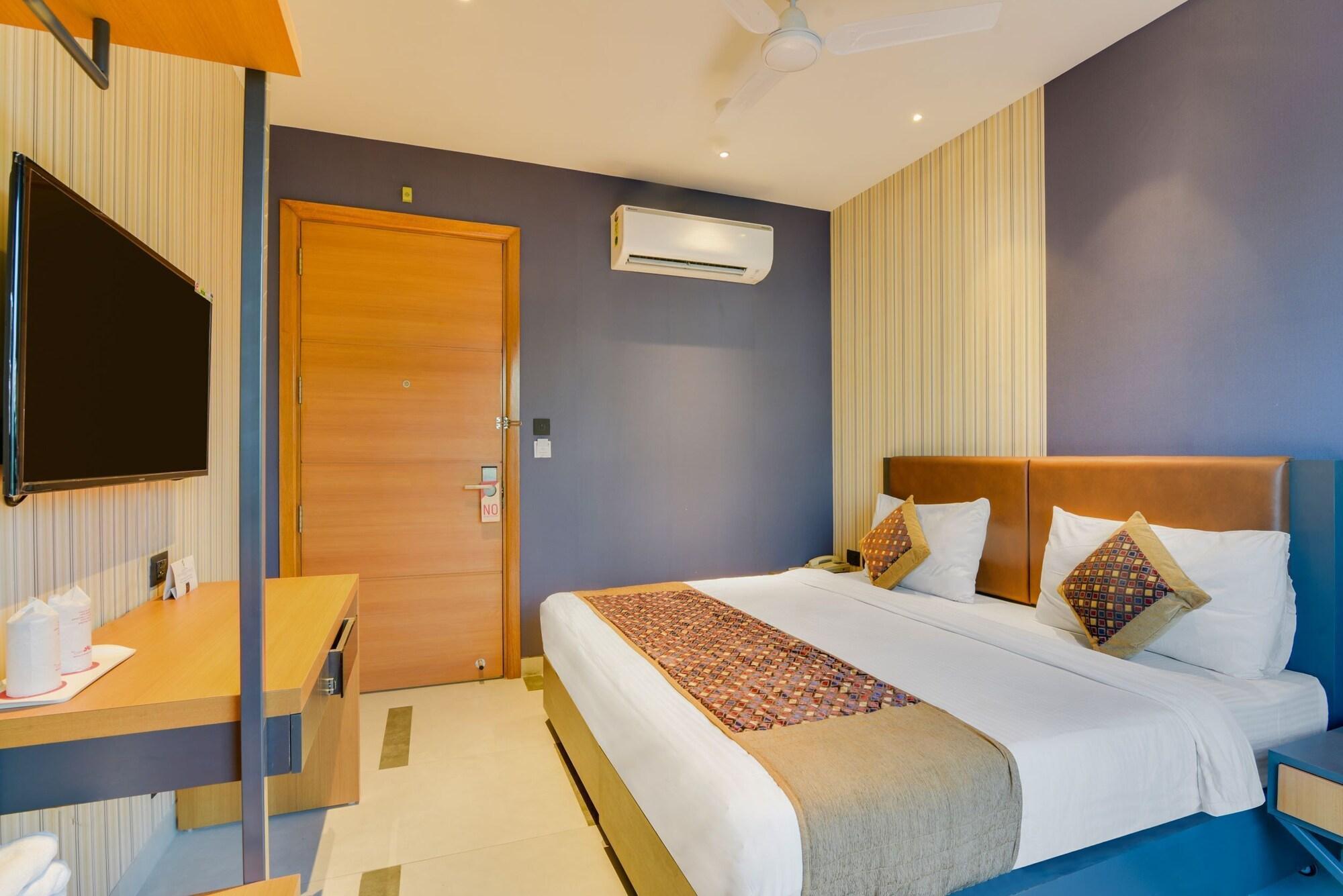Hotel Bluestone Nehru Place By The Cosy Hotels Nueva Delhi Exterior foto