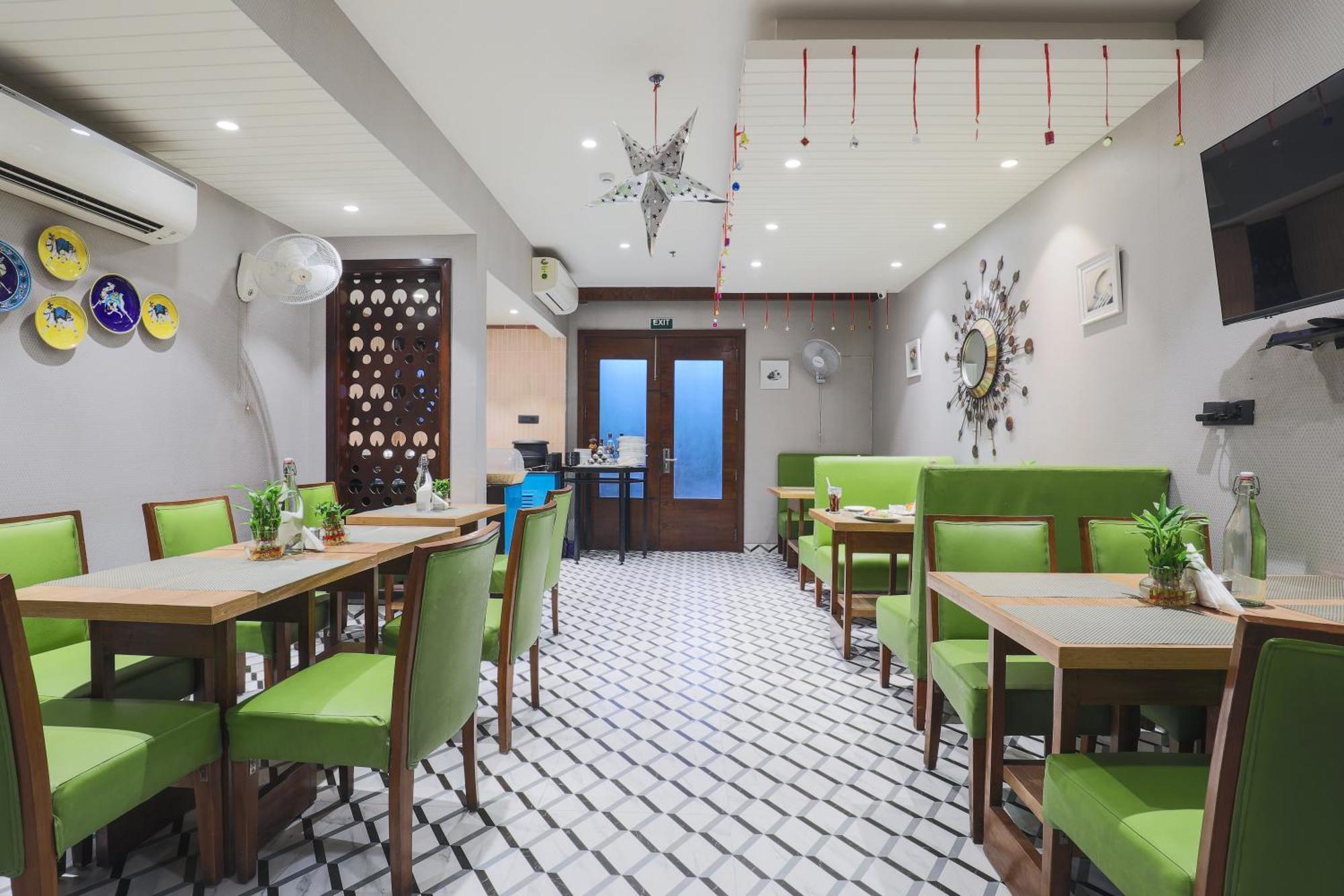 Hotel Bluestone Nehru Place By The Cosy Hotels Nueva Delhi Exterior foto