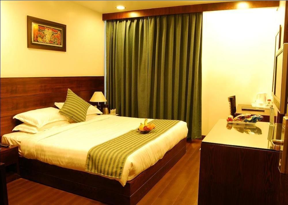 Hotel Bluestone Nehru Place By The Cosy Hotels Nueva Delhi Exterior foto